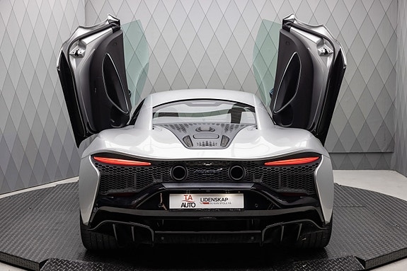 McLaren Artura 5 of 30
