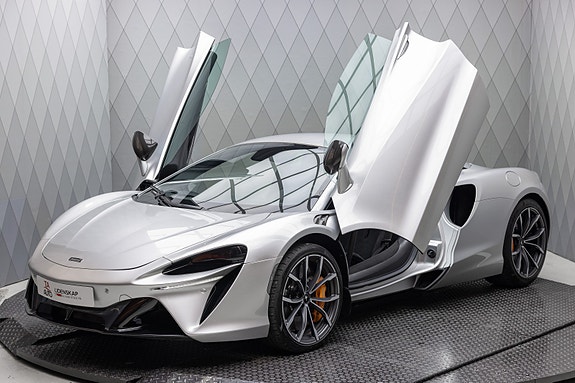 McLaren Artura 2 of 30