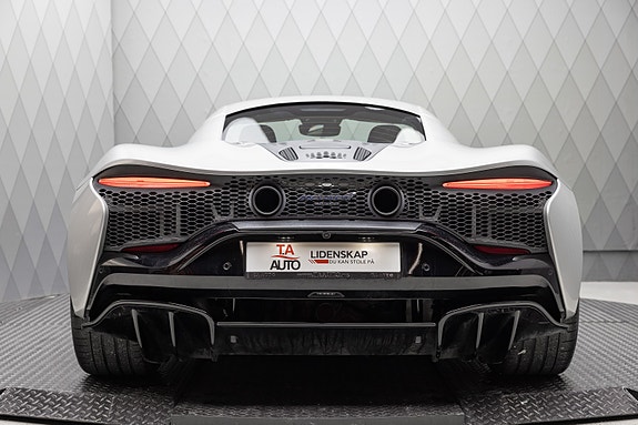 McLaren Artura 10 of 30