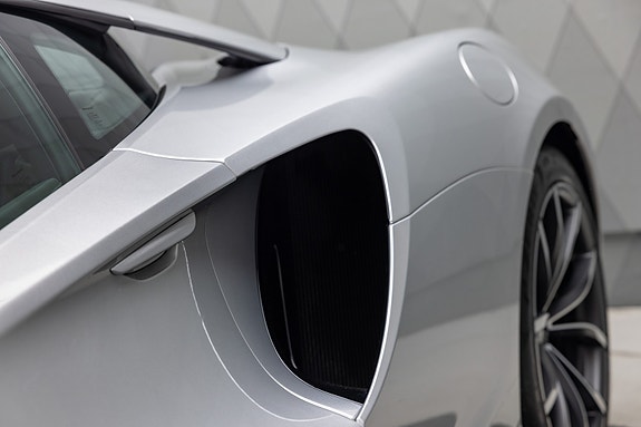 McLaren Artura 26 of 30