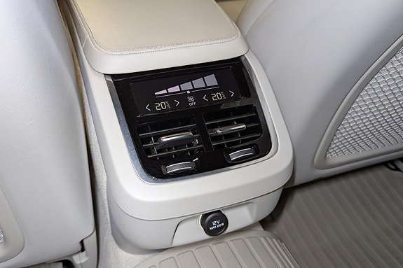 Volvo S90 19 of 30