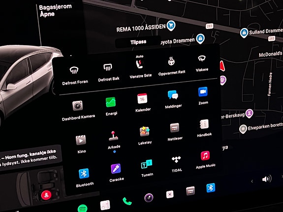 Tesla Model Y 28 of 30