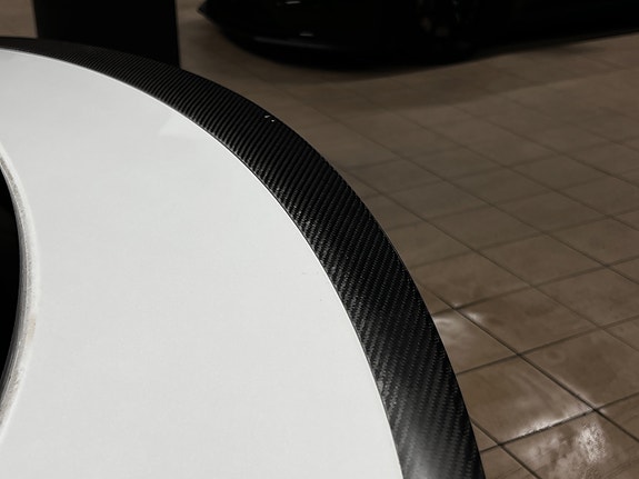 Tesla Model Y 10 of 30