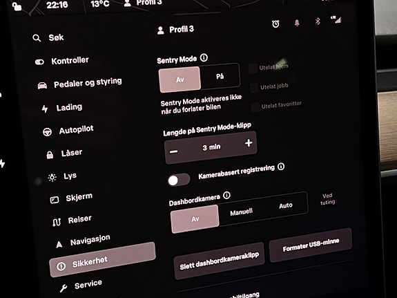 Tesla Model Y 25 of 30
