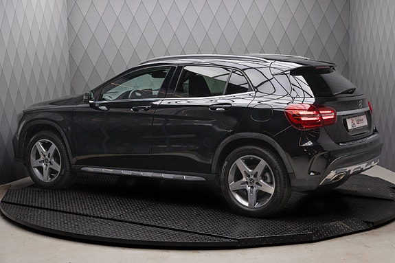 Mercedes-Benz GLA 8 of 25