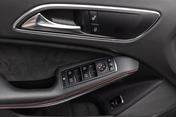 Mercedes-Benz GLA 15 of 25