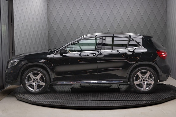 Mercedes-Benz GLA 9 of 25