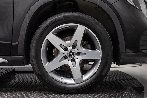 Mercedes-Benz GLA 12 of 25