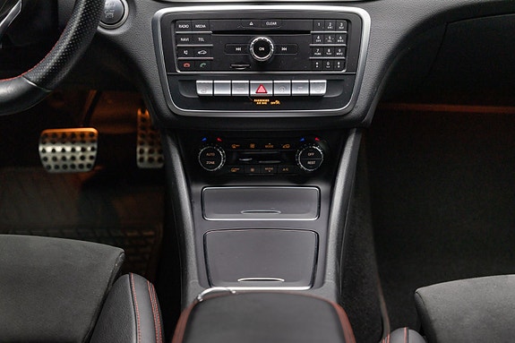 Mercedes-Benz GLA 22 of 25