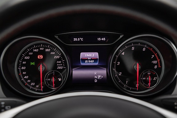 Mercedes-Benz GLA 19 of 25