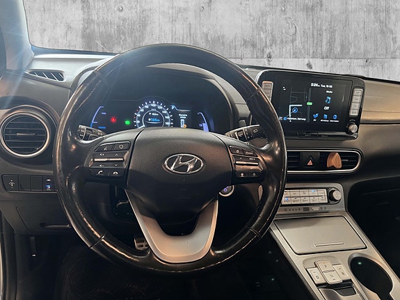 Hyundai Kona 11 of 28