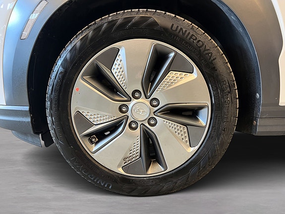 Hyundai Kona 21 of 28