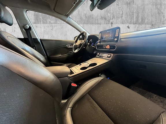 Hyundai Kona 8 of 28