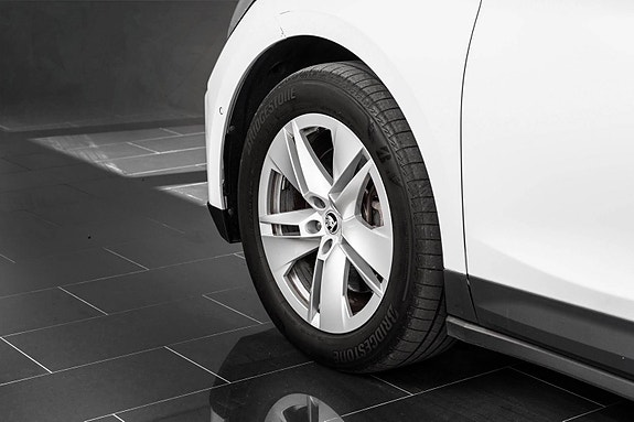 Skoda Enyaq 10 of 26