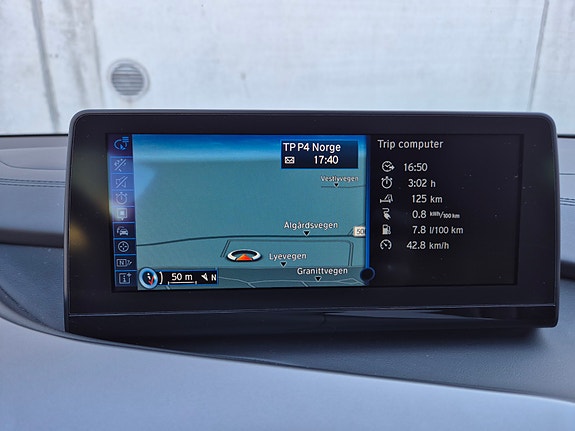 BMW i8 20 of 22