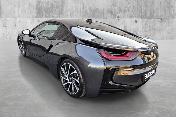 BMW i8 10 of 22