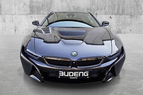 BMW i8 3 of 22