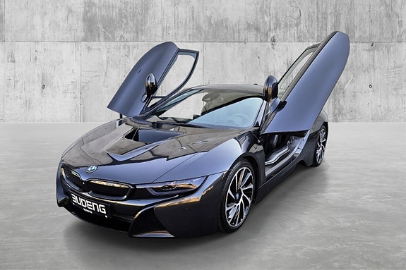 BMW i8 2 of 22