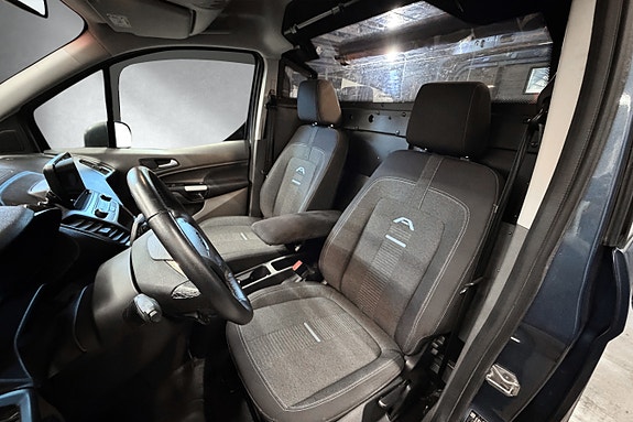 Ford Transit Connect 13 of 19