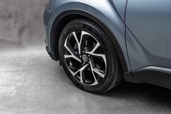 Toyota C-HR 9 of 25