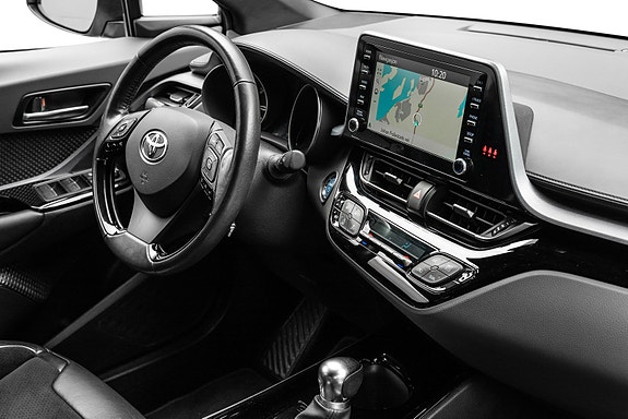 Toyota C-HR 13 of 25