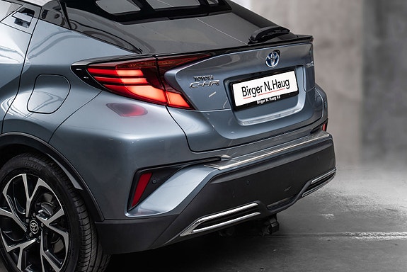 Toyota C-HR 6 of 25
