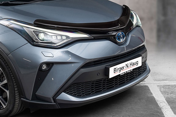 Toyota C-HR 2 of 25