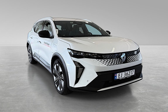 Renault Scenic E-Tech 8 of 23