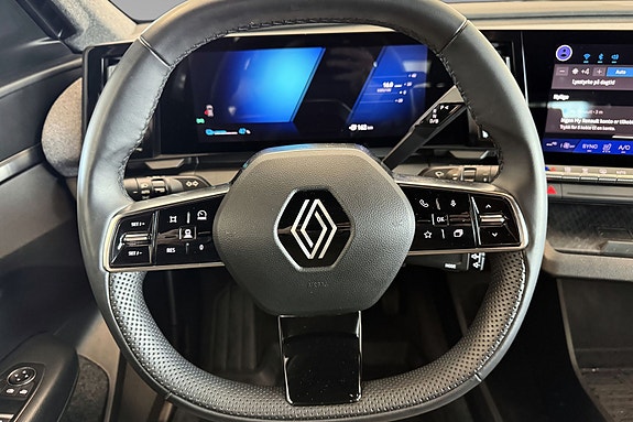 Renault Scenic E-Tech 14 of 23