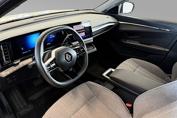 Renault Scenic E-Tech 11 of 23