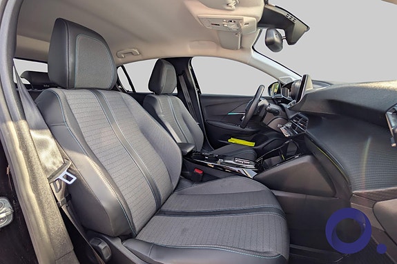 Peugeot e-208 10 of 19