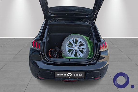 Peugeot e-208 4 of 19
