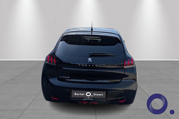Peugeot e-208 5 of 19