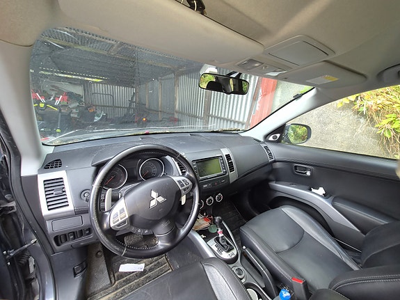 Mitsubishi Outlander 3 of 8