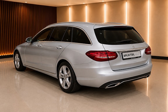 Mercedes-Benz C180 3 of 19