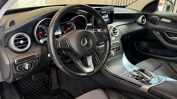 Mercedes-Benz C180 10 of 19