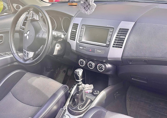Mitsubishi Outlander 5 of 21