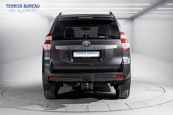 Toyota Land Cruiser 8 of 24