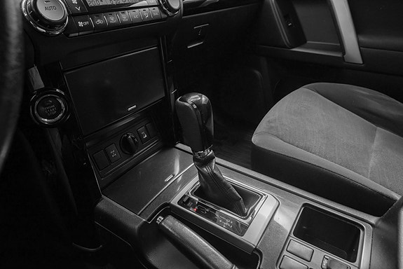 Toyota Land Cruiser 17 of 24