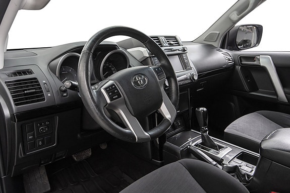 Toyota Land Cruiser 12 of 24