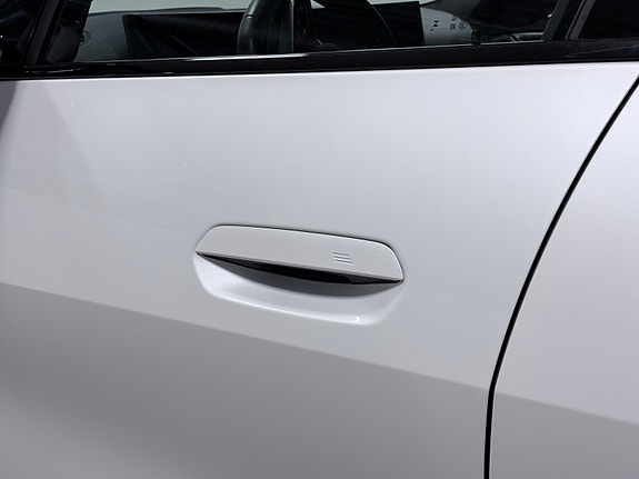 BMW i4 15 of 30