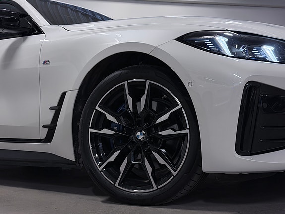 BMW i4 14 of 30