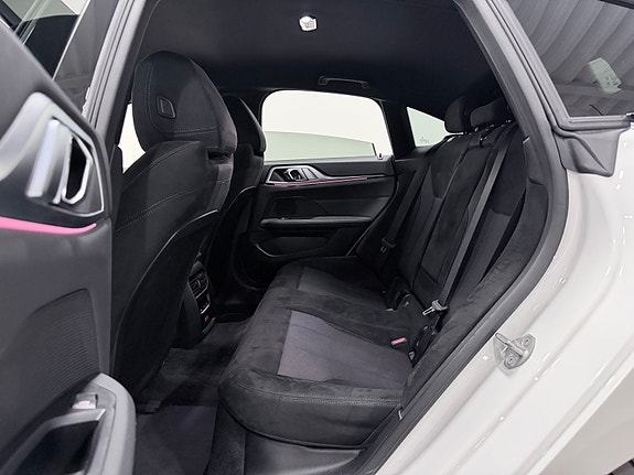 BMW i4 21 of 30