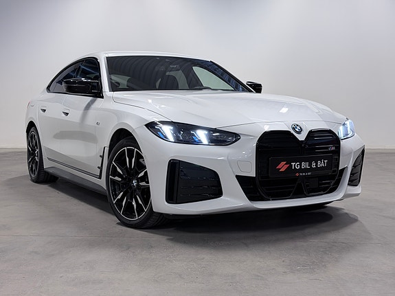 BMW i4 2 of 30