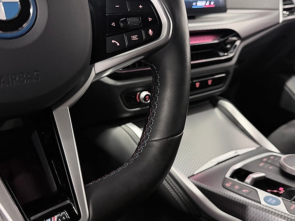 BMW i4 26 of 30