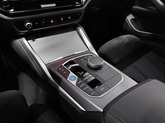 BMW i4 28 of 30
