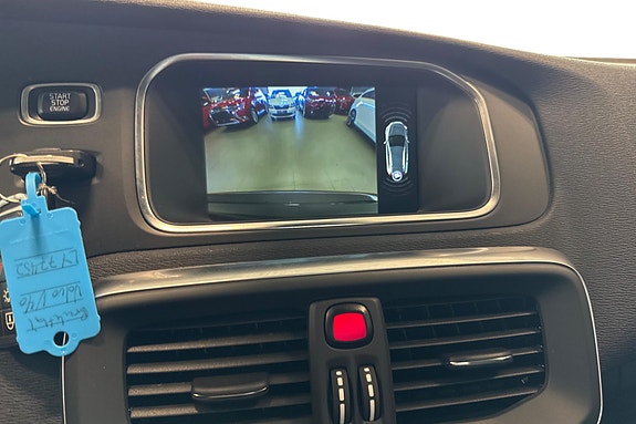 Volvo V40 Cross Country 11 of 19