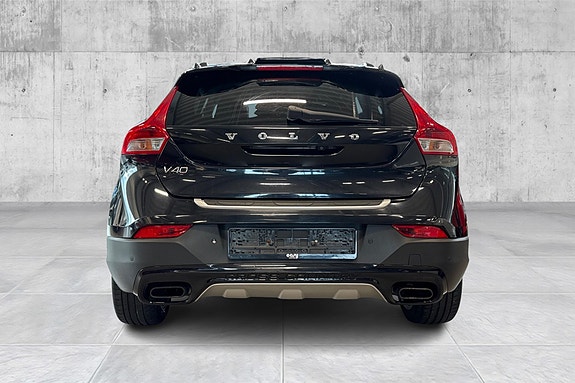Volvo V40 Cross Country 4 of 19