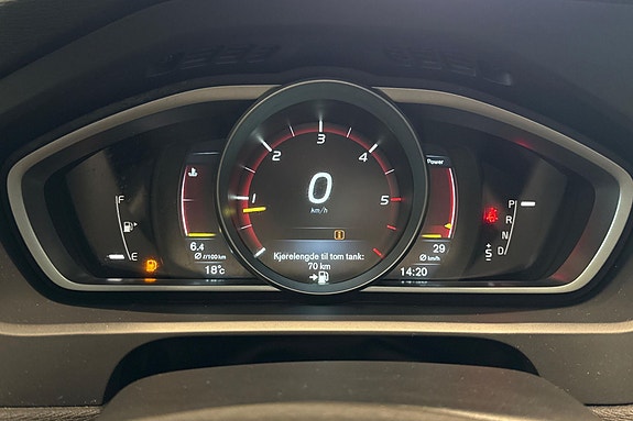 Volvo V40 Cross Country 17 of 19