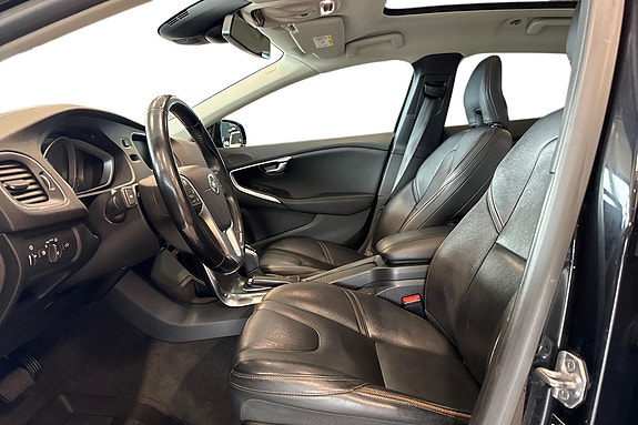 Volvo V40 Cross Country 10 of 19